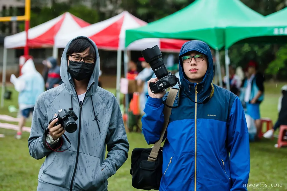 下雨也照拍。相機一到手就沒放下過。