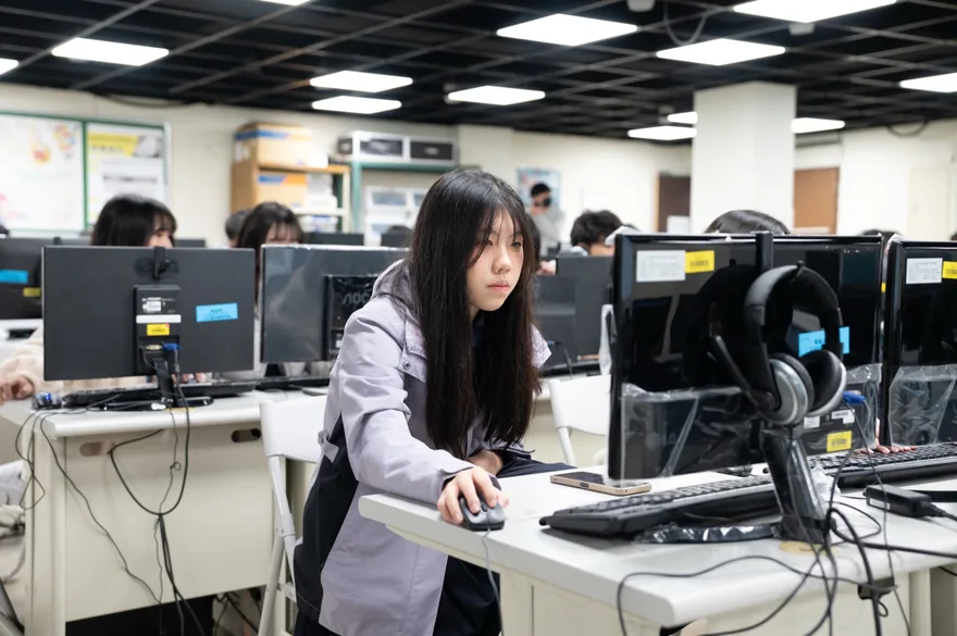 淡江大學教育科技系｜數位媒體營 — 許軒豪 Howard Hsu