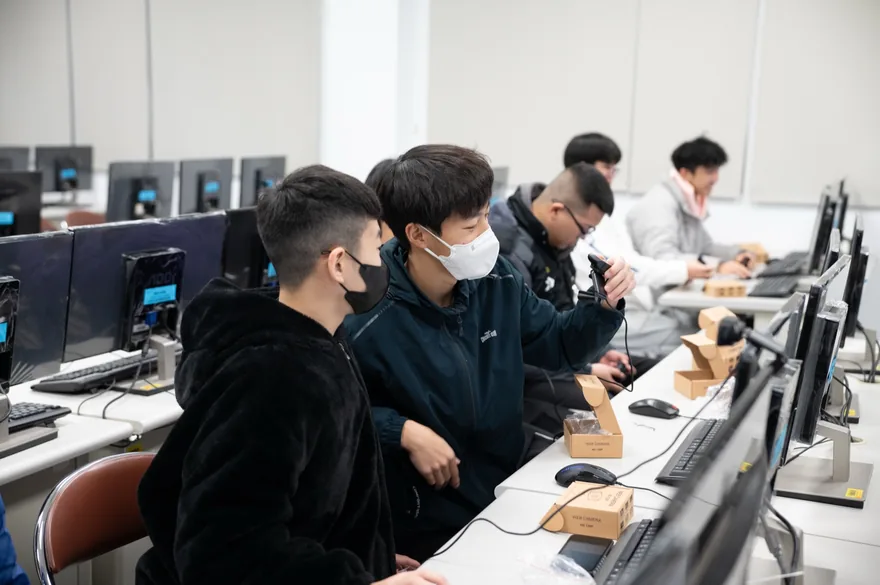 淡江大學教育科技系｜數位媒體營 — 許軒豪 Howard Hsu