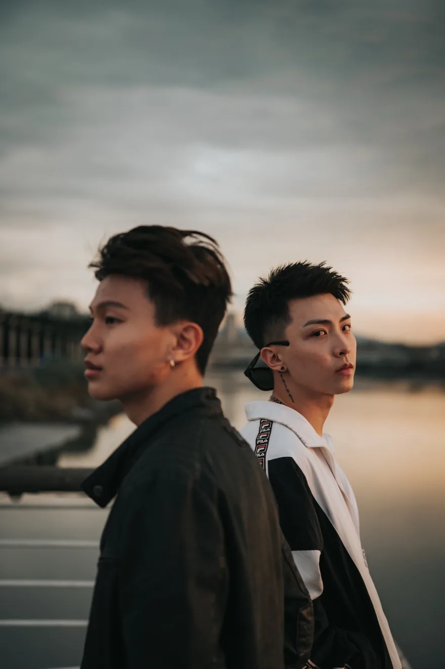 Crossing 編輯攝影 — 許軒豪 Howard Hsu